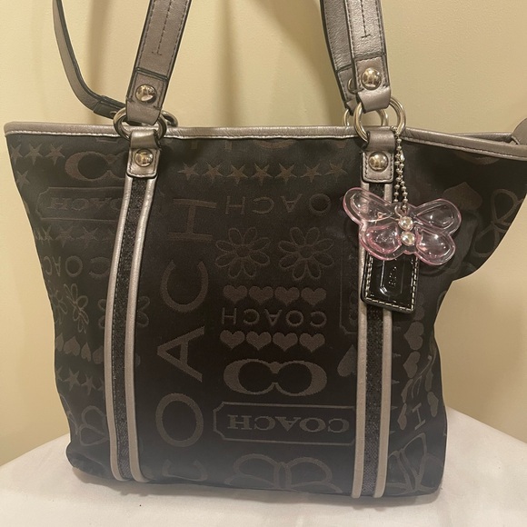 2010 Coach Poppy Black and Gray Bandana glitter graffitiPatterned Tote